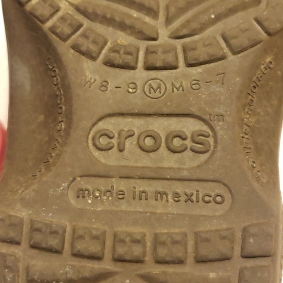 Bundle Of women an girls Crocs - Picture 8 of 8